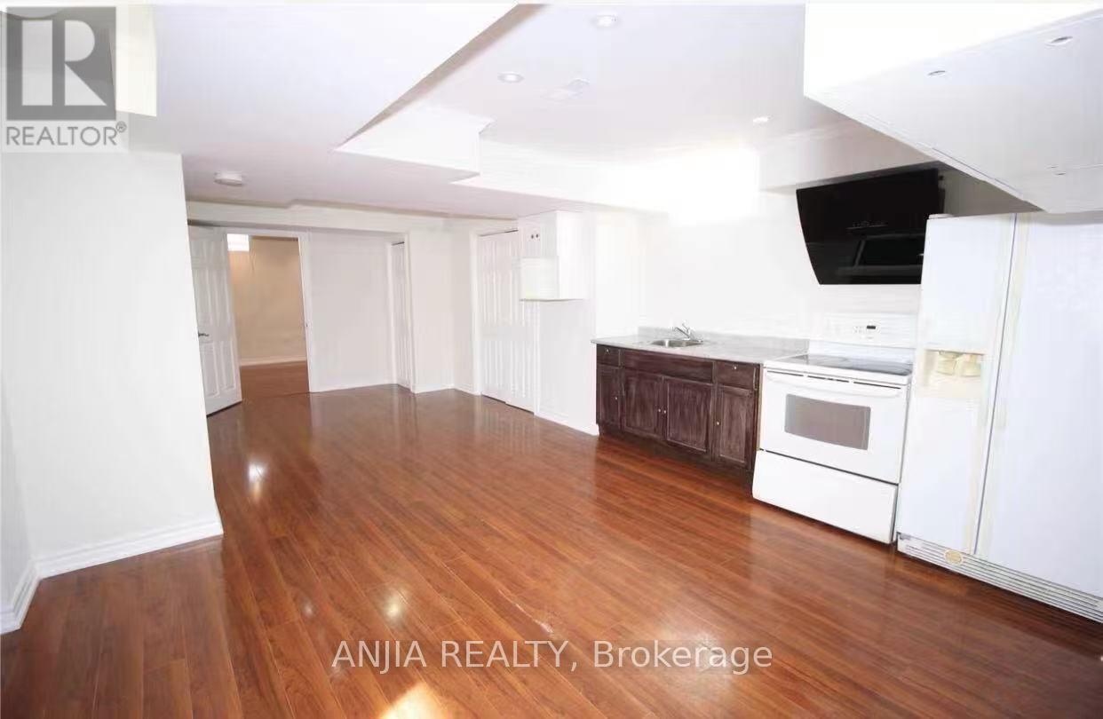 24 Jenmat Drive, Markham, Ontario  L6E 2A8 - Photo 2 - N13246026