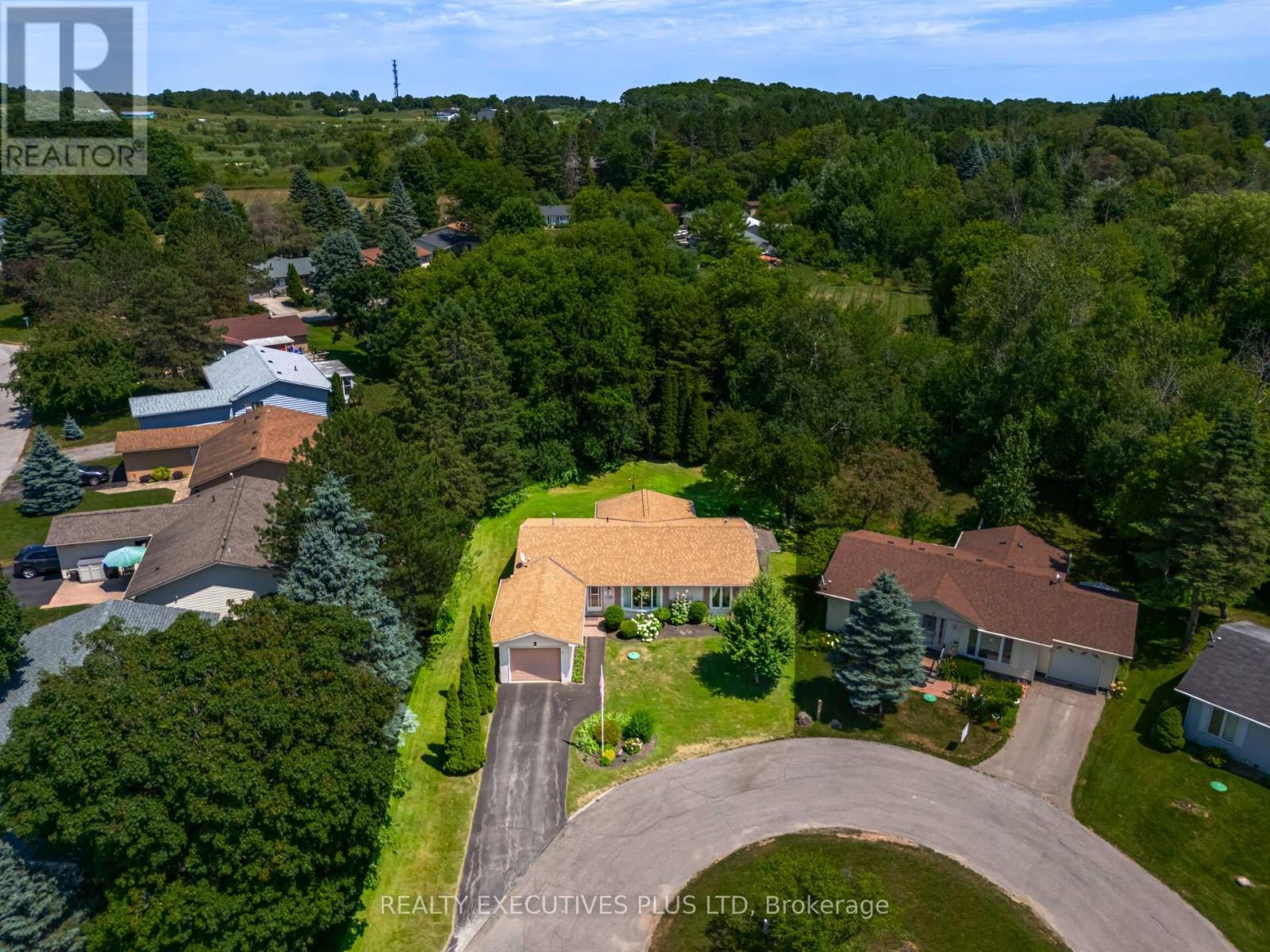3 Pineview Court, New Tecumseth, Ontario  L0G 1W0 - Photo 2 - N13246030