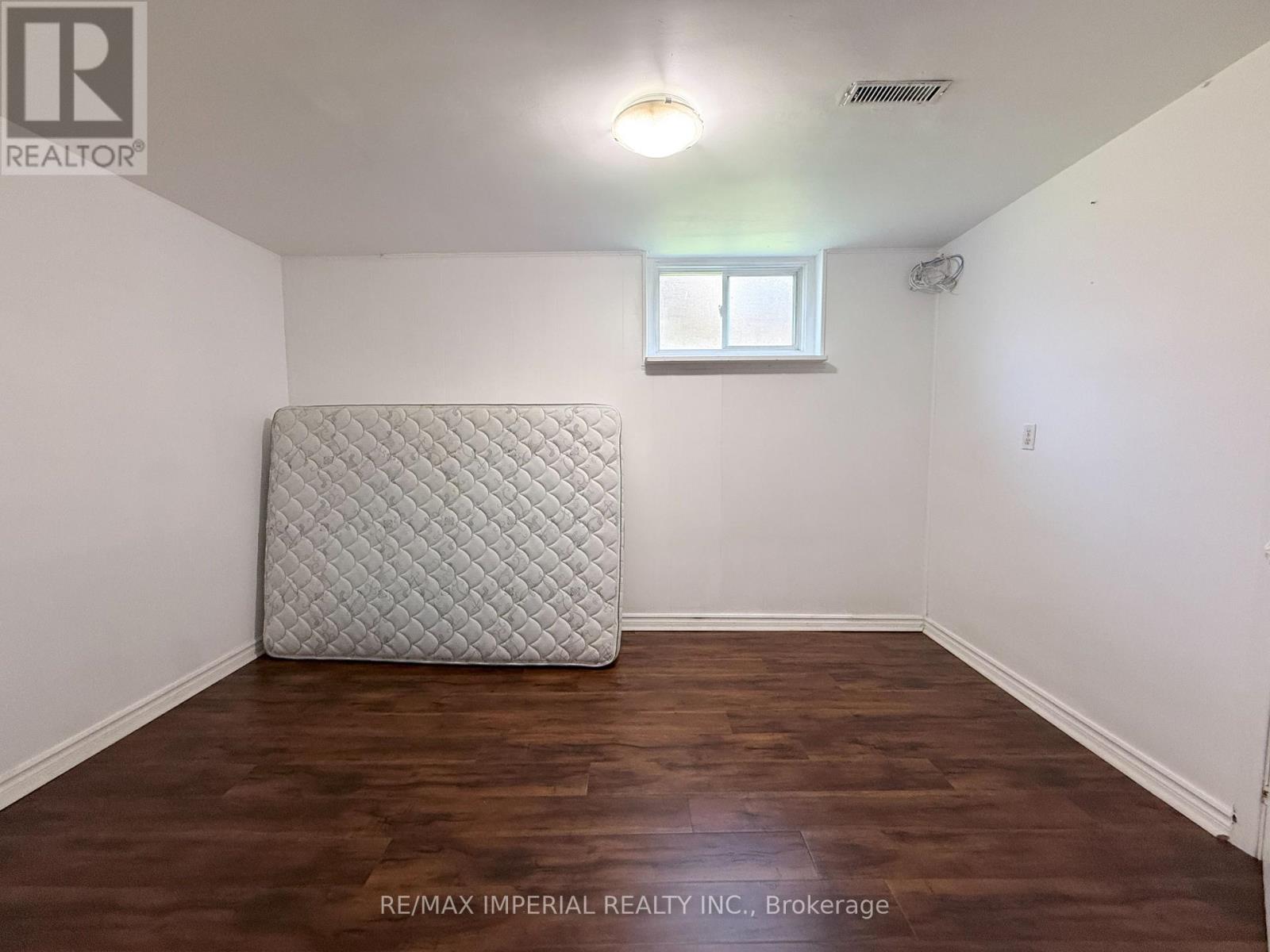 Bsmt #2 - 52 Yongehurst Road, Richmond Hill, Ontario  L4C 3T2 - Photo 11 - N13246038
