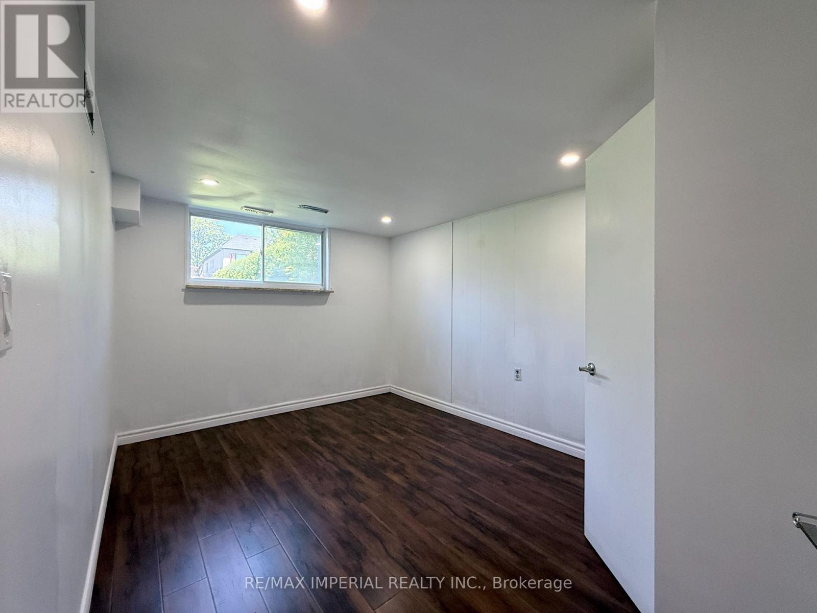 Bsmt #2 - 52 Yongehurst Road, Richmond Hill, Ontario  L4C 3T2 - Photo 8 - N13246038