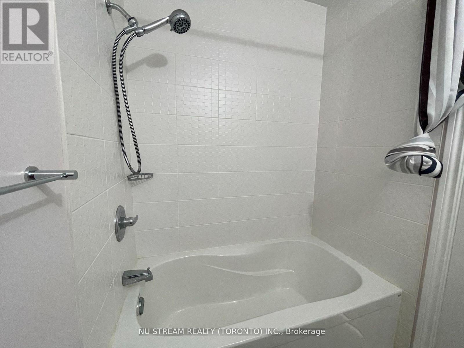 241 South Park Road, Markham, Ontario  L3T 0B6 - Photo 17 - N13246062