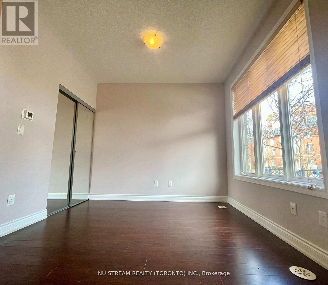 241 South Park Road, Markham, Ontario  L3T 0B6 - Photo 3 - N13246062