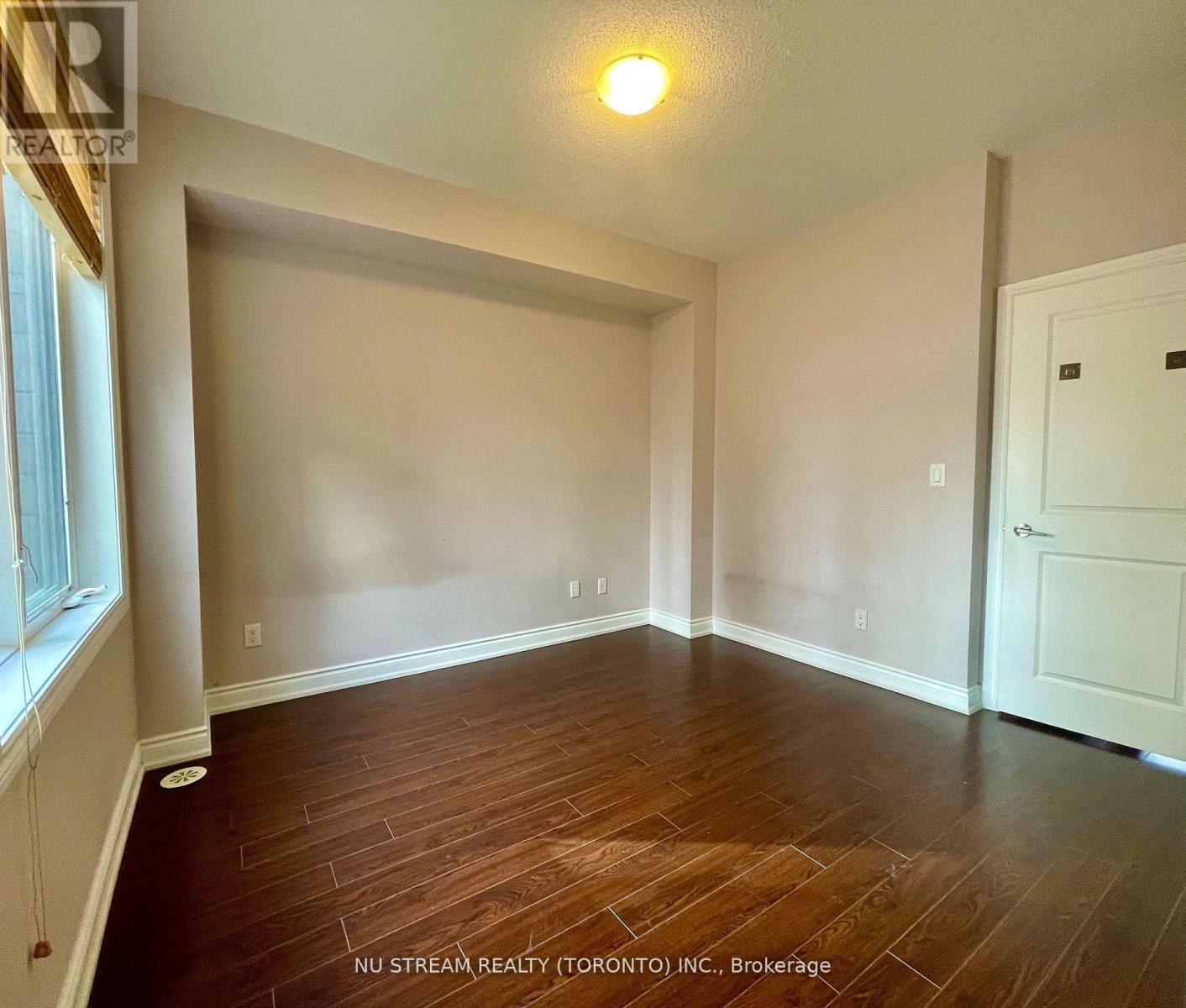 241 South Park Road, Markham, Ontario  L3T 0B6 - Photo 4 - N13246062