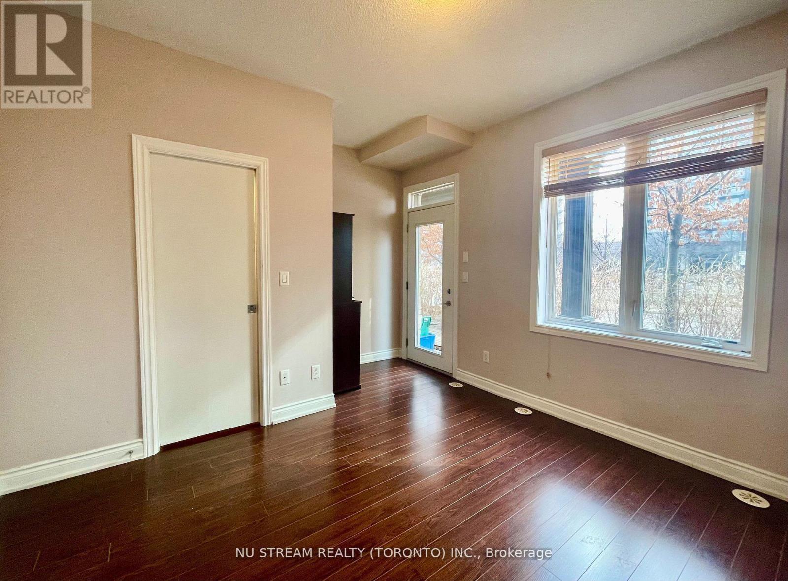 241 South Park Road, Markham, Ontario  L3T 0B6 - Photo 5 - N13246062