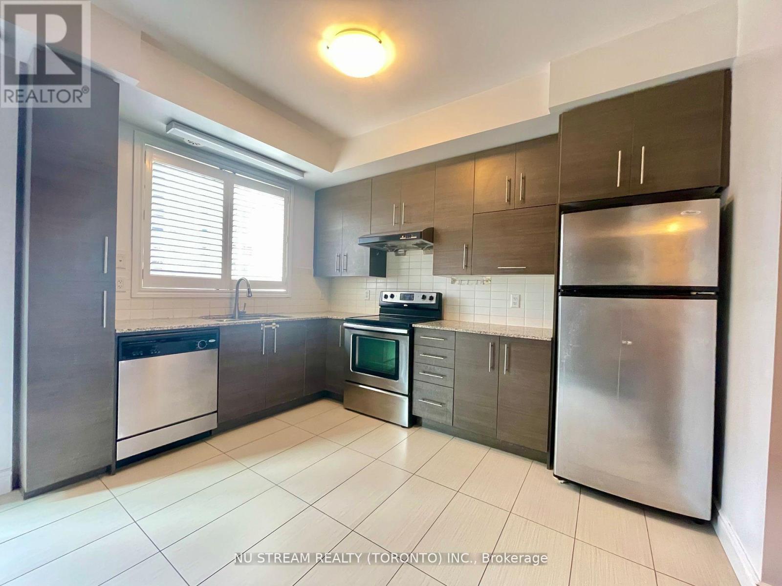 241 South Park Road, Markham, Ontario  L3T 0B6 - Photo 7 - N13246062