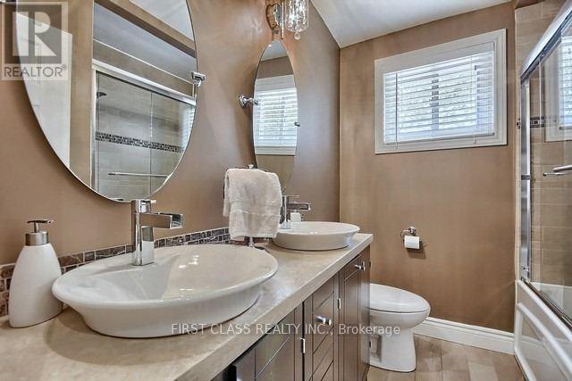 Upper - 28 Collins Crescent, Aurora, Ontario  L4G 2W2 - Photo 8 - N13246068