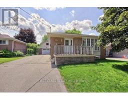 UPPER - 28 COLLINS CRESCENT, Aurora, Ontario