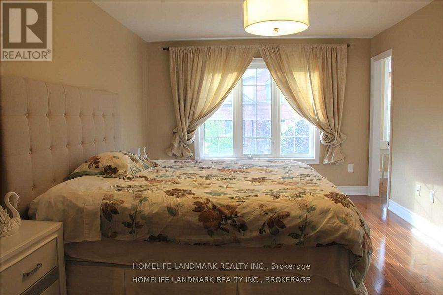 2245 Carm Drive, Oakville, Ontario  L6M 0H8 - Photo 3 - W13246032
