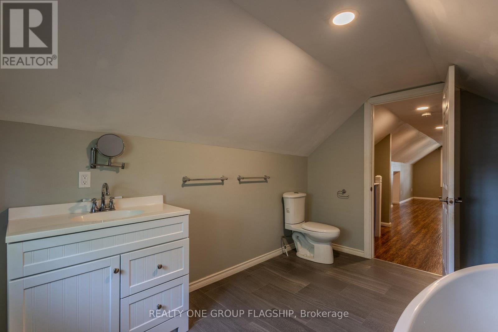 4774 Third Avenue, Niagara Falls, Ontario  L2E 4L6 - Photo 25 - X13246072