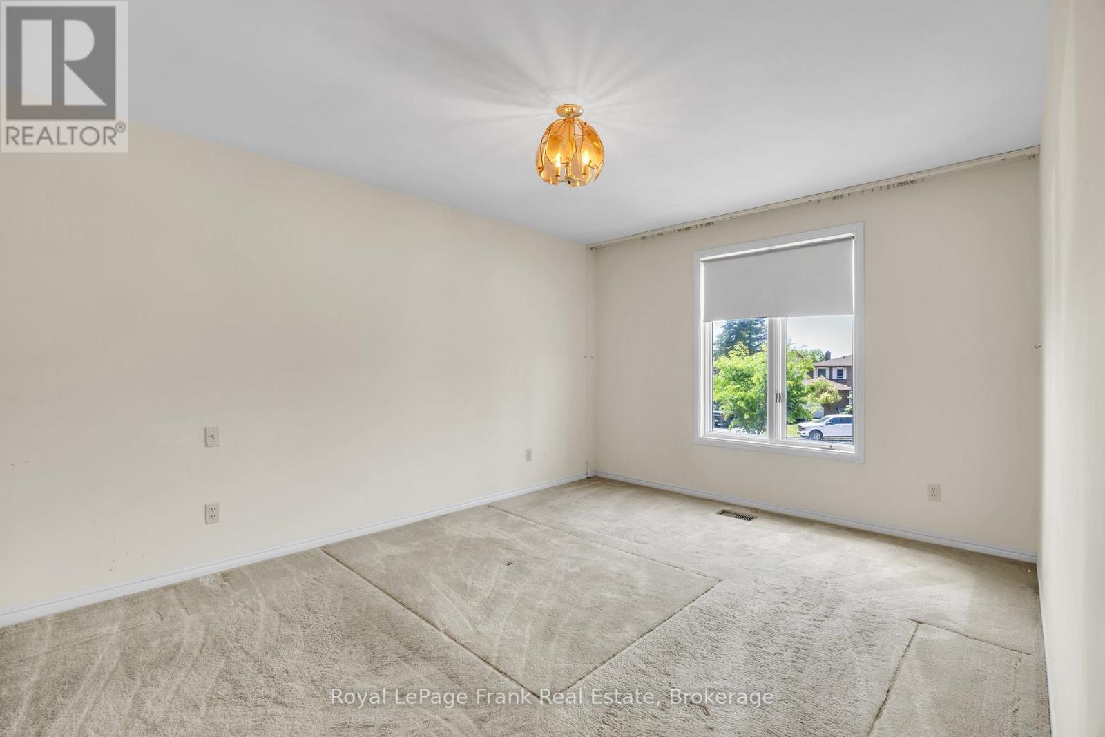 311 Cumberland Court, Oshawa, Ontario  L1H 8E7 - Photo 12 - E13246116