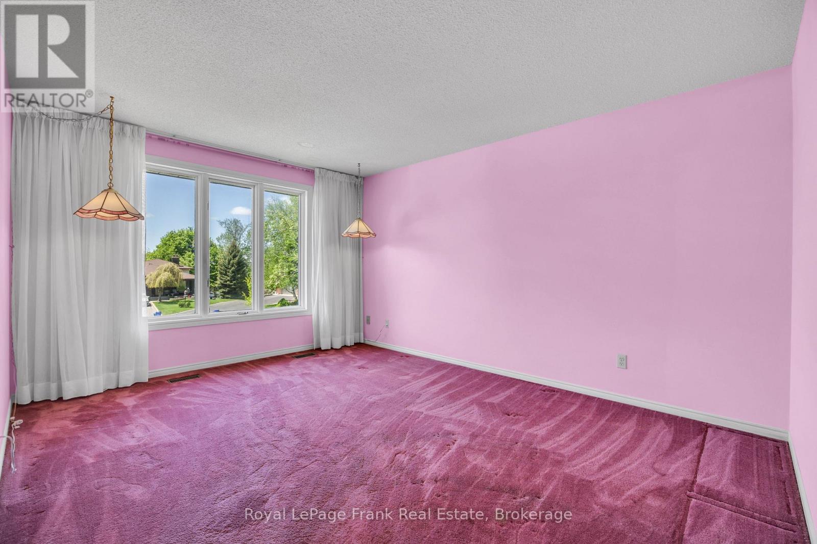 311 Cumberland Court, Oshawa, Ontario  L1H 8E7 - Photo 5 - E13246116