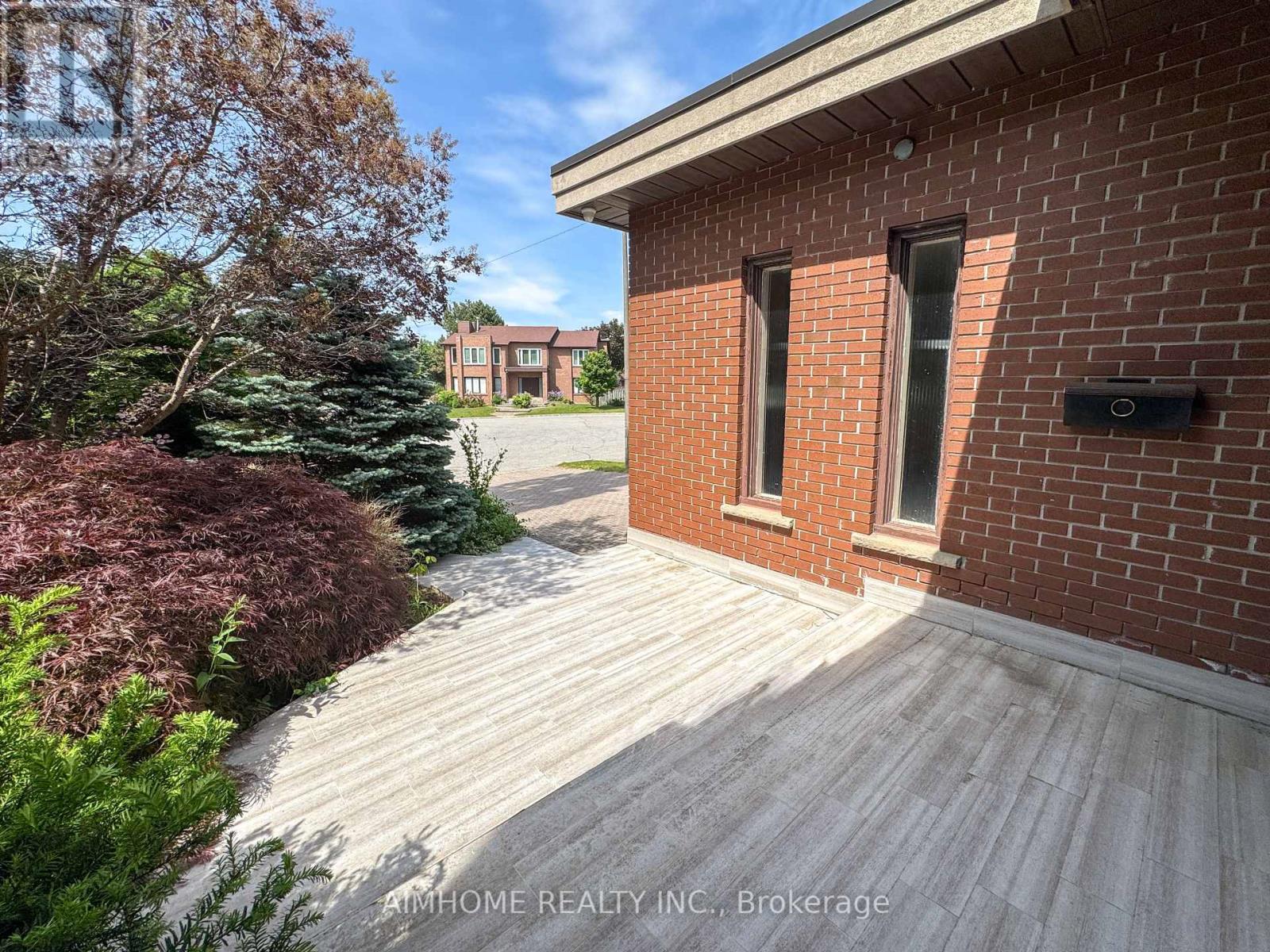 103 Clarinda Drive, Toronto, Ontario  M2K 2V2 - Photo 3 - C13246152