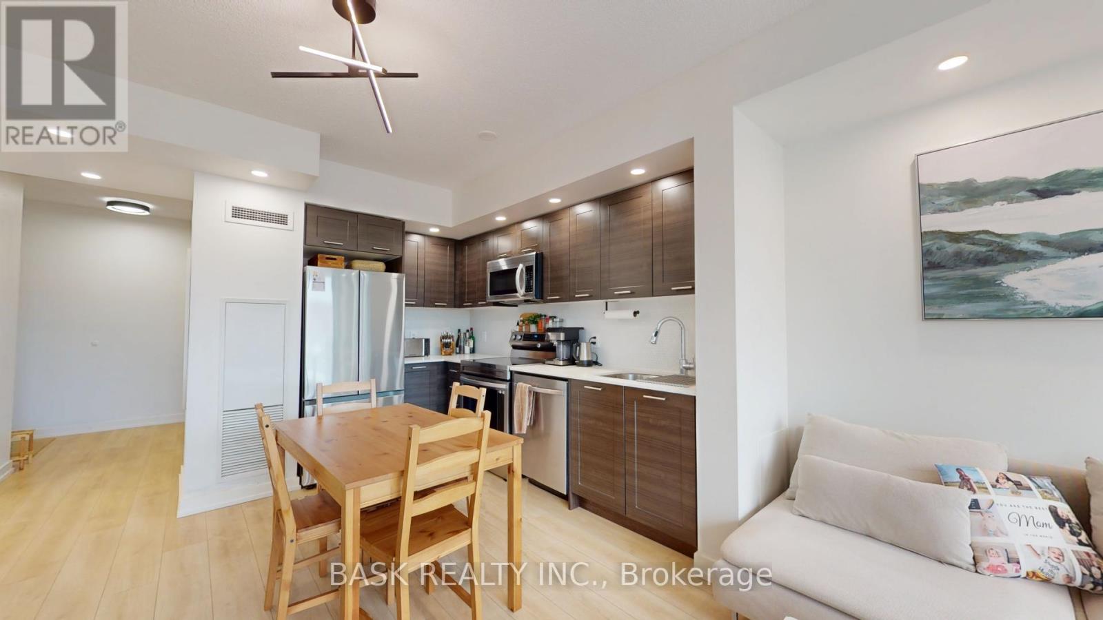 406 - 2220 Lake Shore Boulevard W, Toronto, Ontario  M8V 0C1 - Photo 3 - W13246106