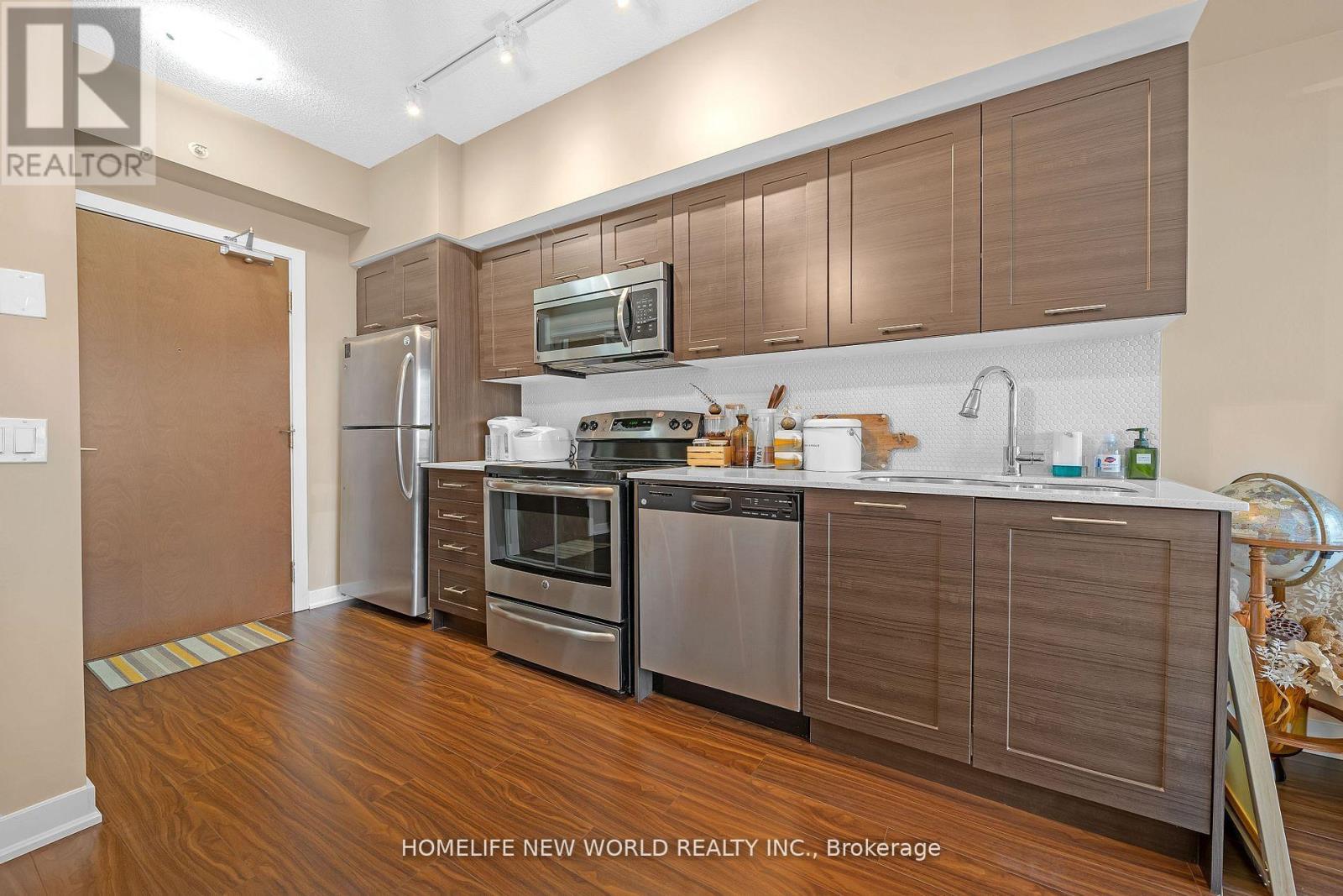 2904 - 2212 Lake Shore Boulevard, Toronto, Ontario  M8V 1A4 - Photo 2 - W13246136