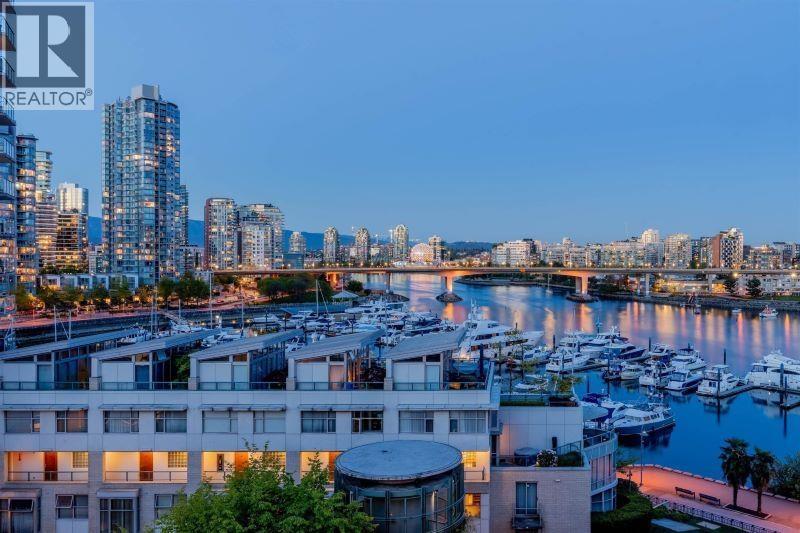 2206 1201 Marinaside Crescent, Vancouver, British Columbia  V6Z 2V2 - Photo 2 - R3132360