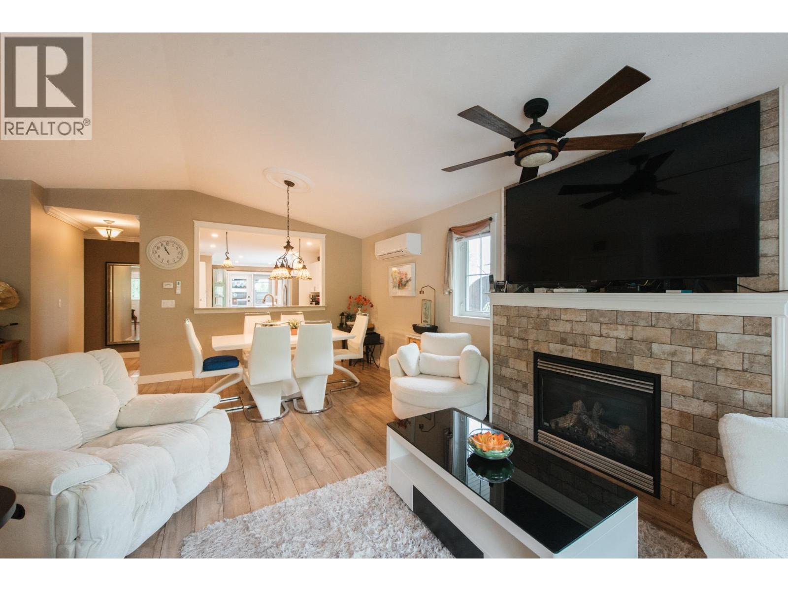 6319 Tower Street, Sechelt, British Columbia  V7Z 0T7 - Photo 13 - R3132385