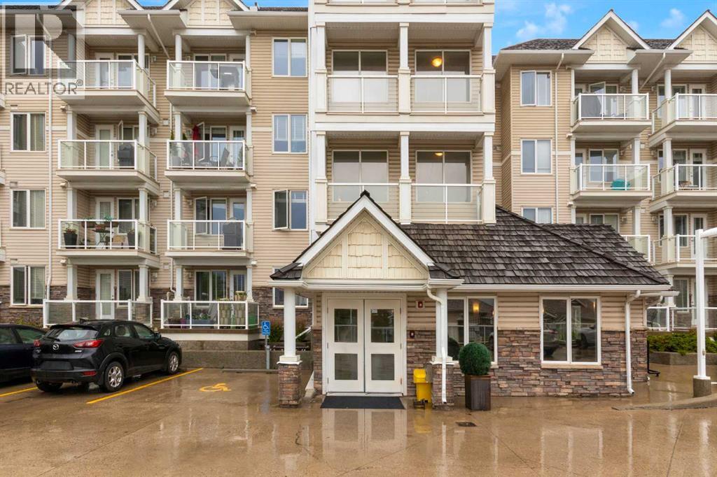 102, 500 Rocky Vista Gardens Nw, Calgary, Alberta  T3G 0C3 - Photo 1 - A2318014