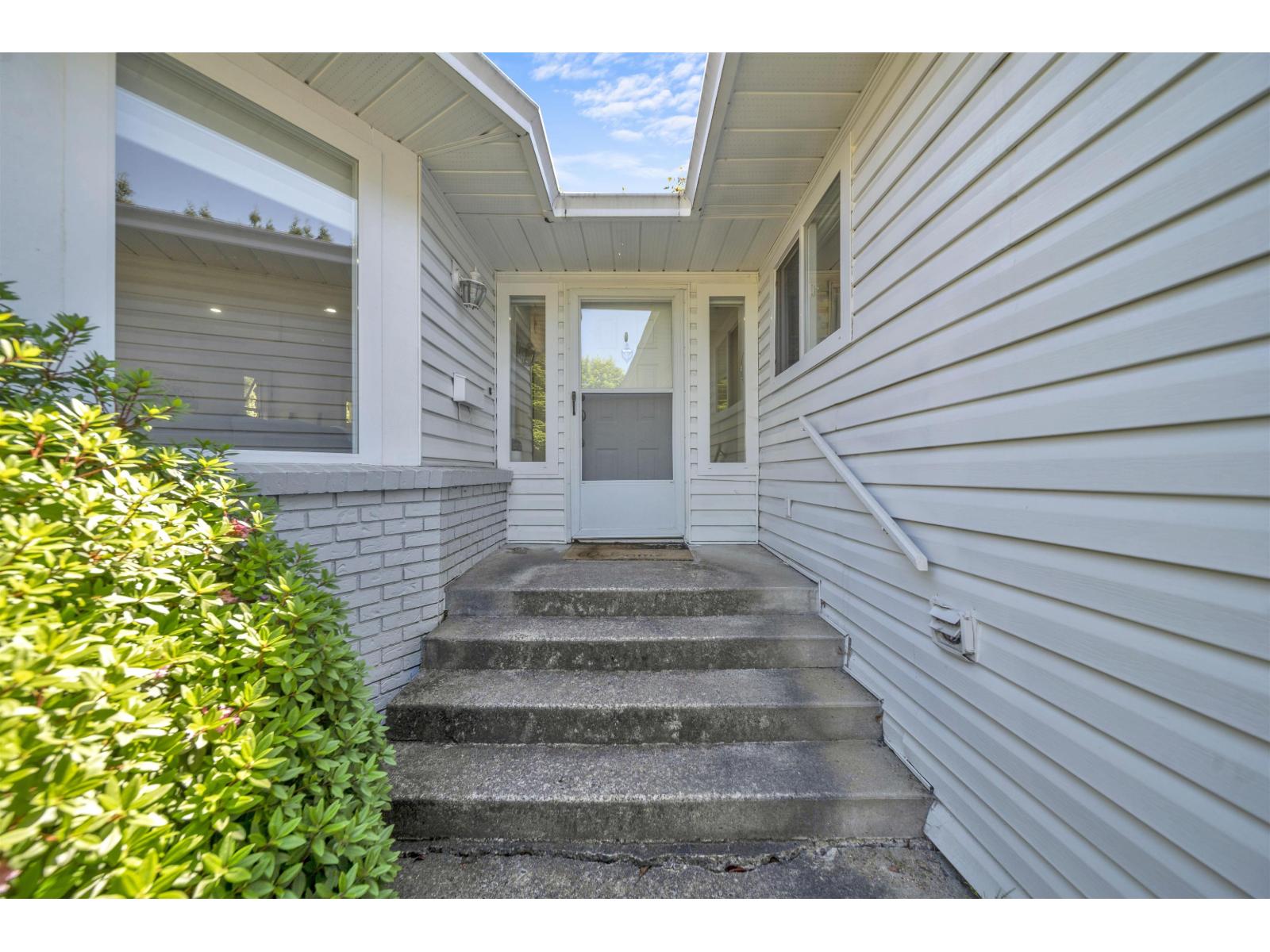 1953 158a Street, Surrey, British Columbia  V4A 8G9 - Photo 8 - R3129273