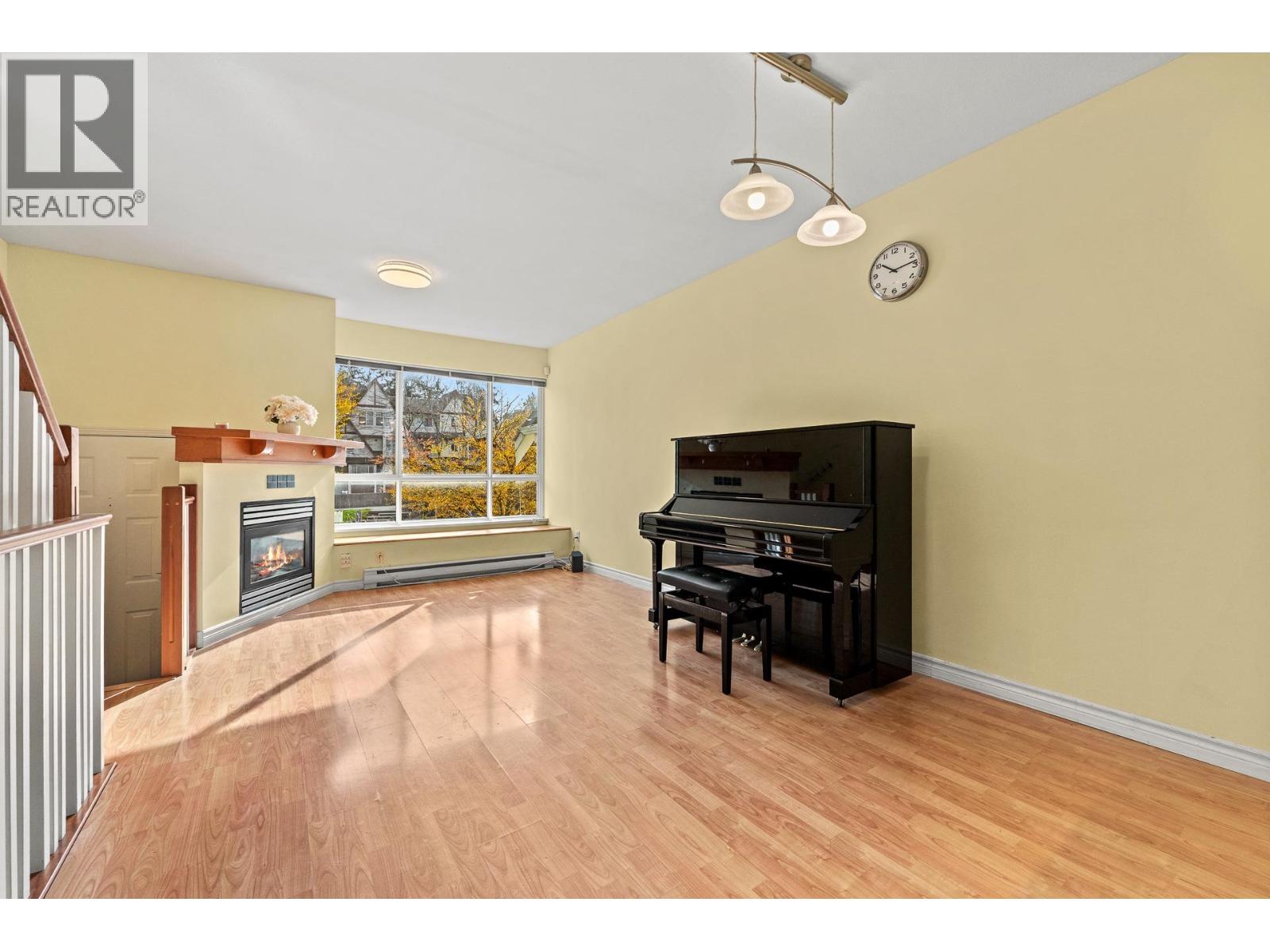 7393 Magnolia Terrace, Burnaby, British Columbia  V5E 4M3 - Photo 2 - R3131432