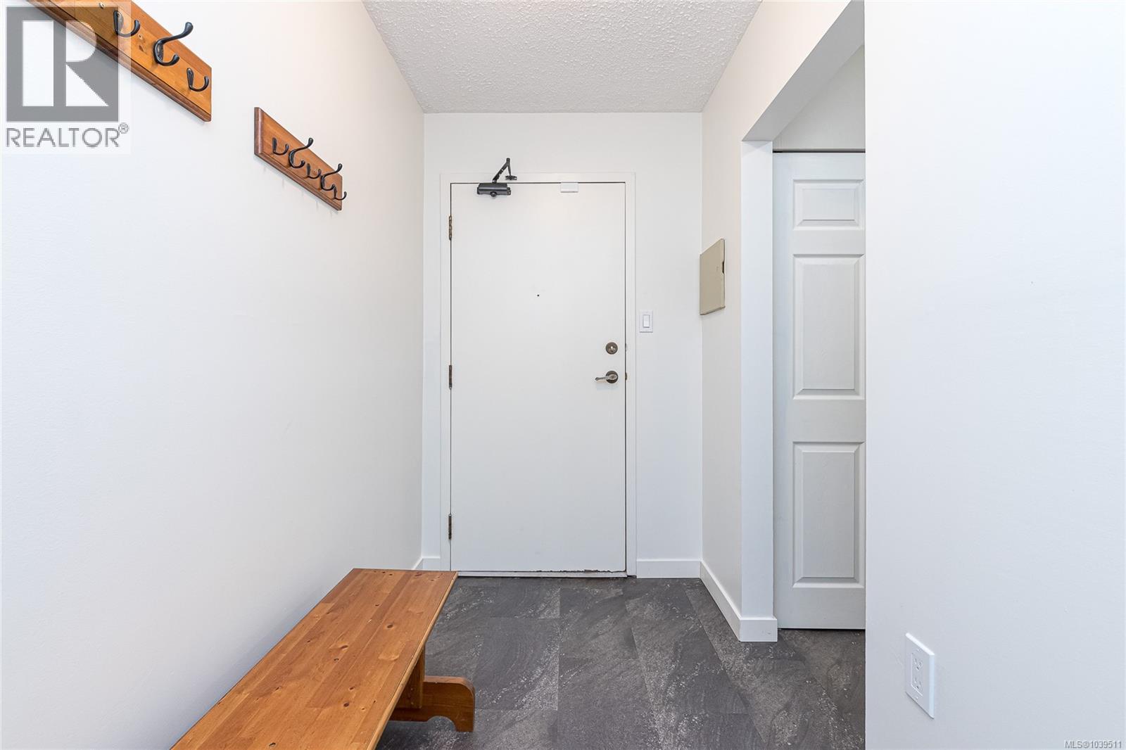 310 1745 Leighton Rd, Victoria, British Columbia  V8R 6R6 - Photo 4 - 1039511