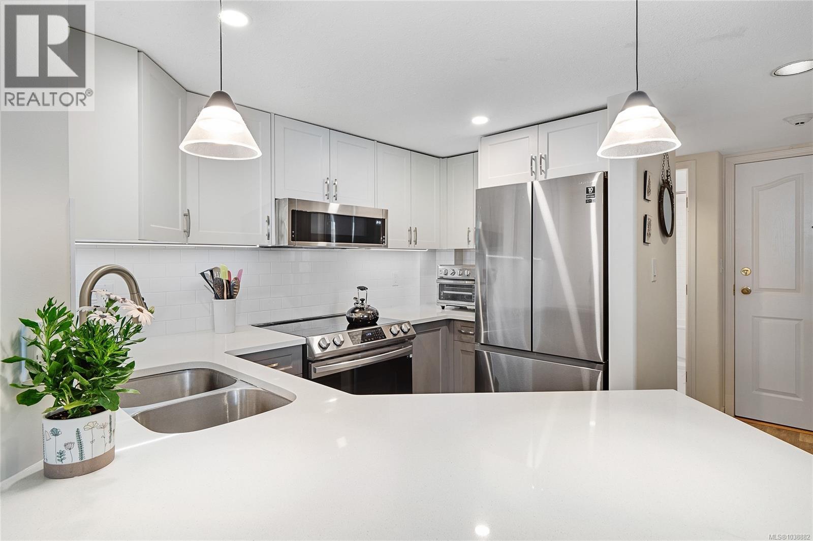 402 930 Yates St, Victoria, British Columbia  V8V 4Z3 - Photo 6 - 1038882