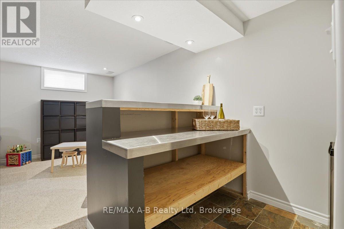 528 Nelson Street W, Stratford, Ontario  N5A 2K8 - Photo 30 - X13238388