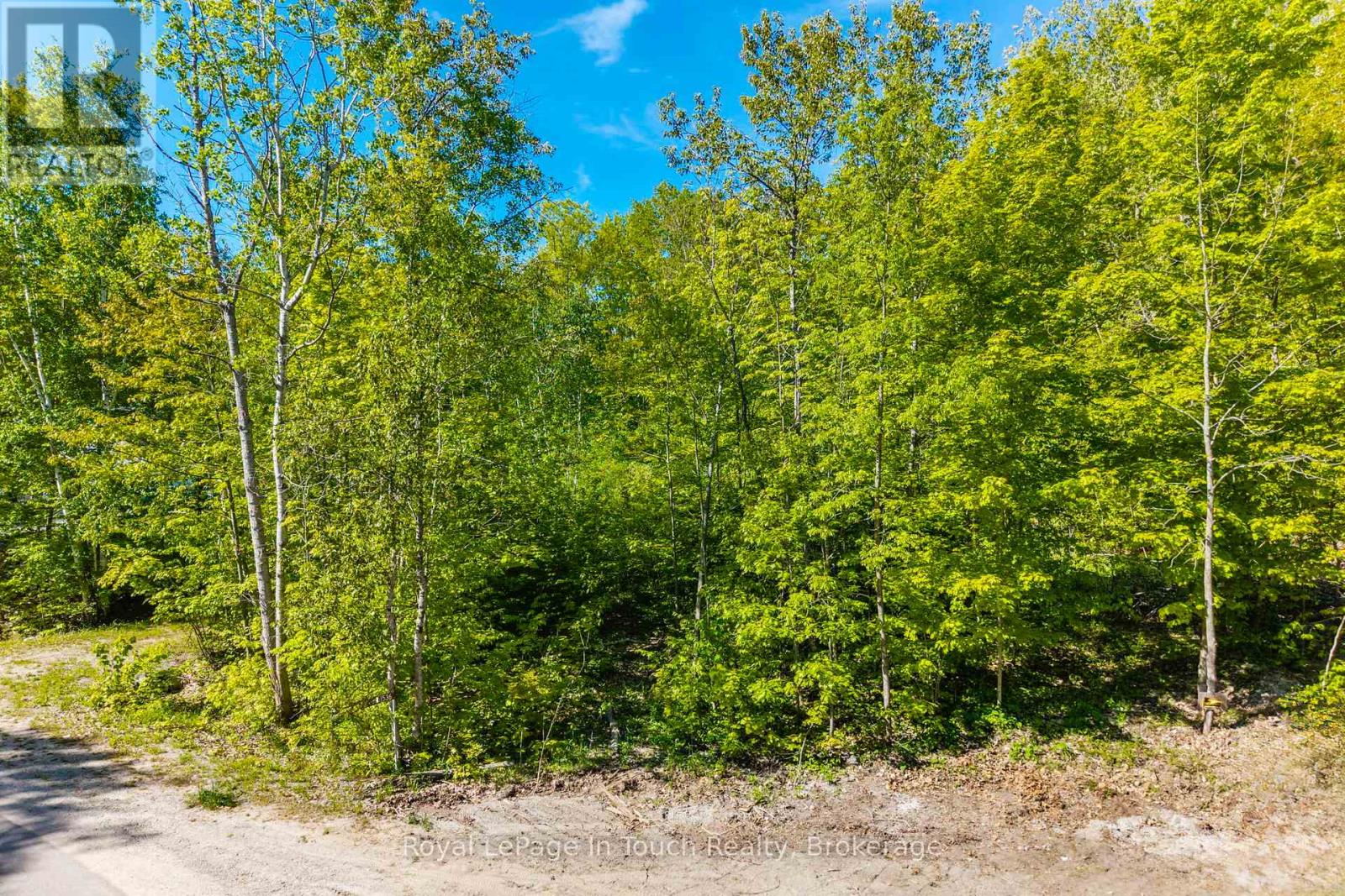 1536 CHAMPLAIN ROAD, Tiny, Ontario
