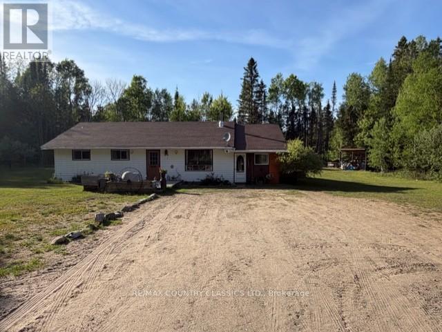 319 EAST LAKE ROAD, Hastings Highlands, Ontario