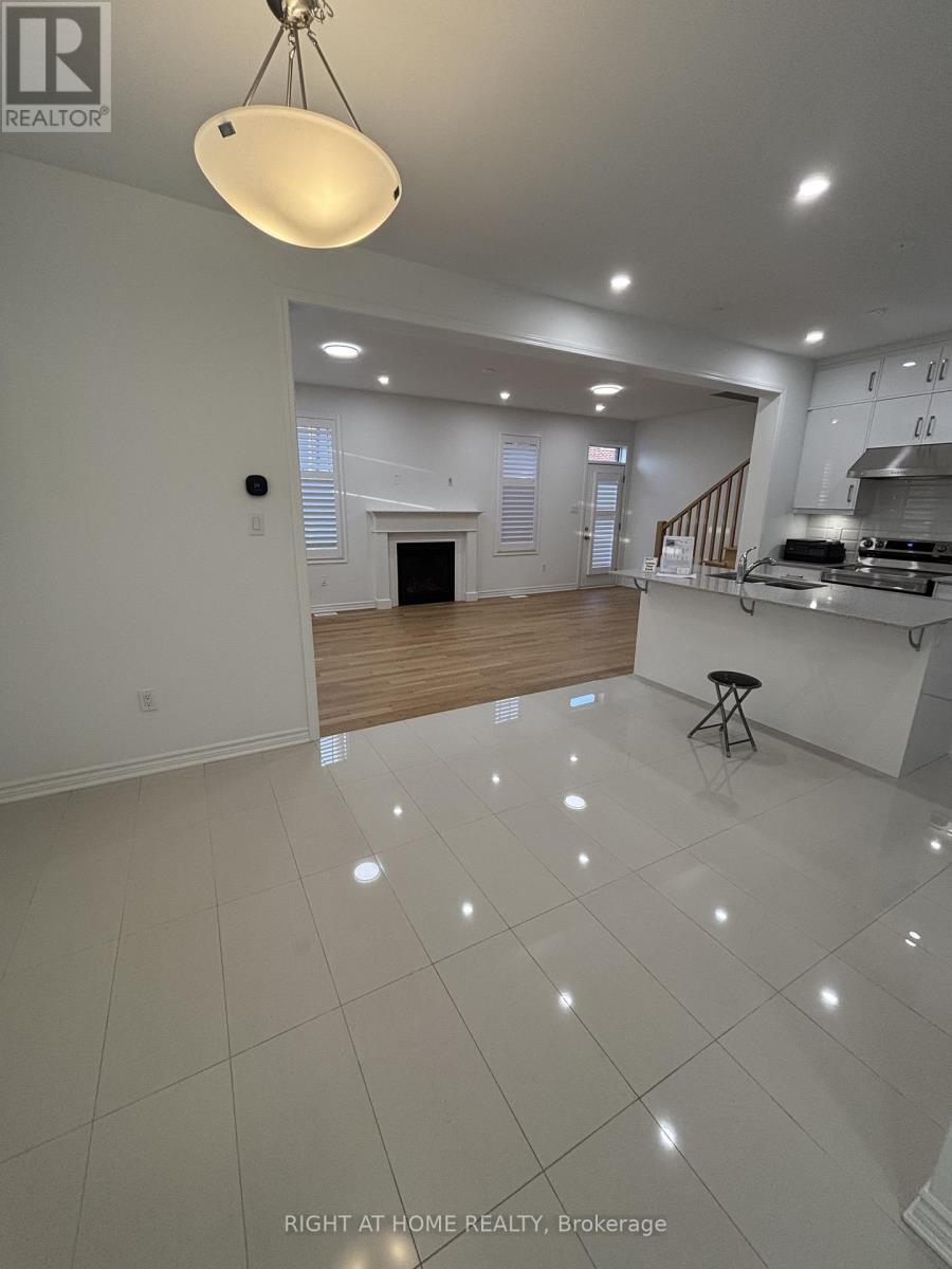 Upper - 1526 Zilio Terrace, Milton, Ontario  L9E 2H8 - Photo 13 - W13162830