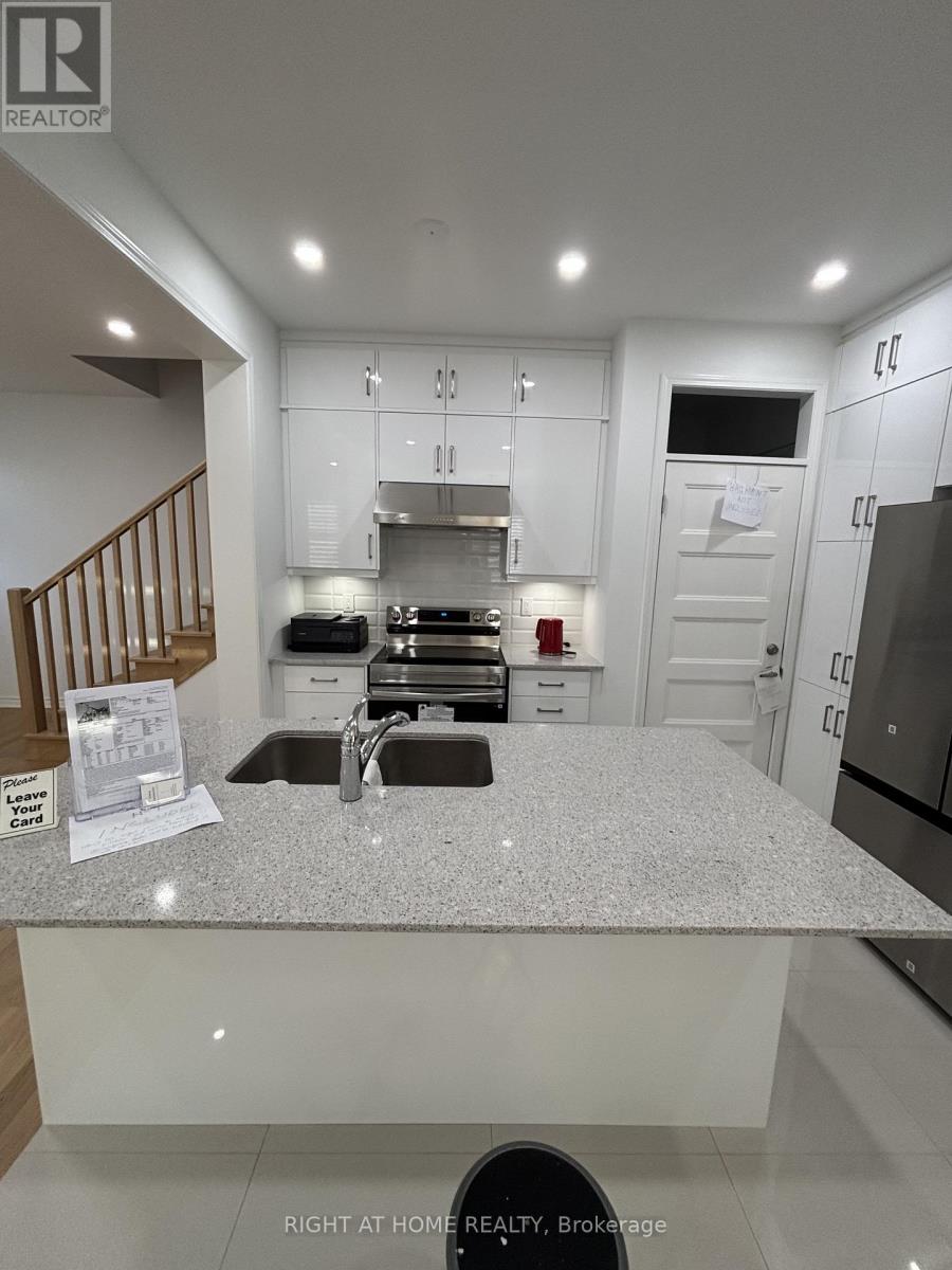 Upper - 1526 Zilio Terrace, Milton, Ontario  L9E 2H8 - Photo 10 - W13162830