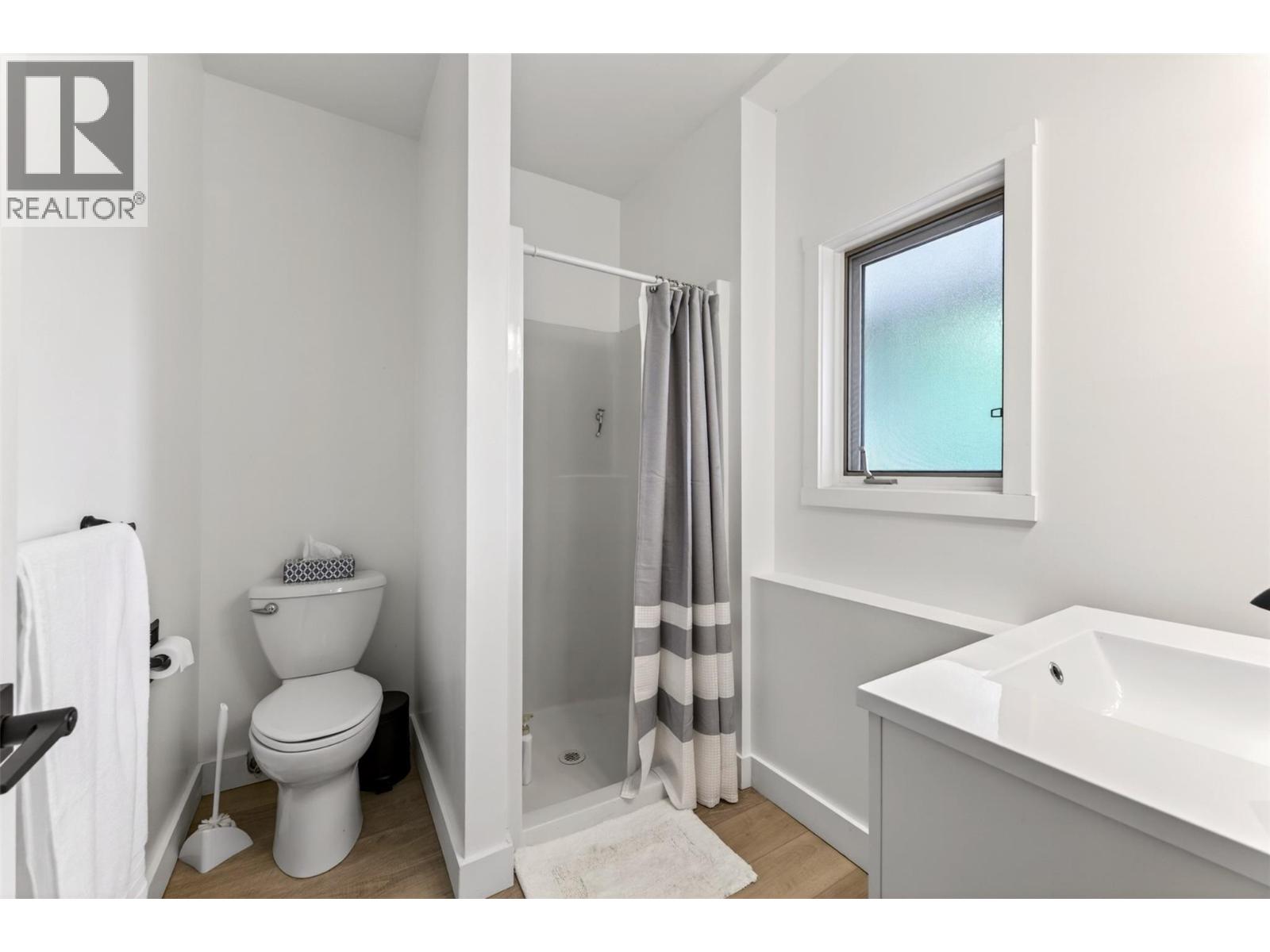 604 Innes Street W, Nelson, British Columbia  V1L 3J3 - Photo 32 - 10390315