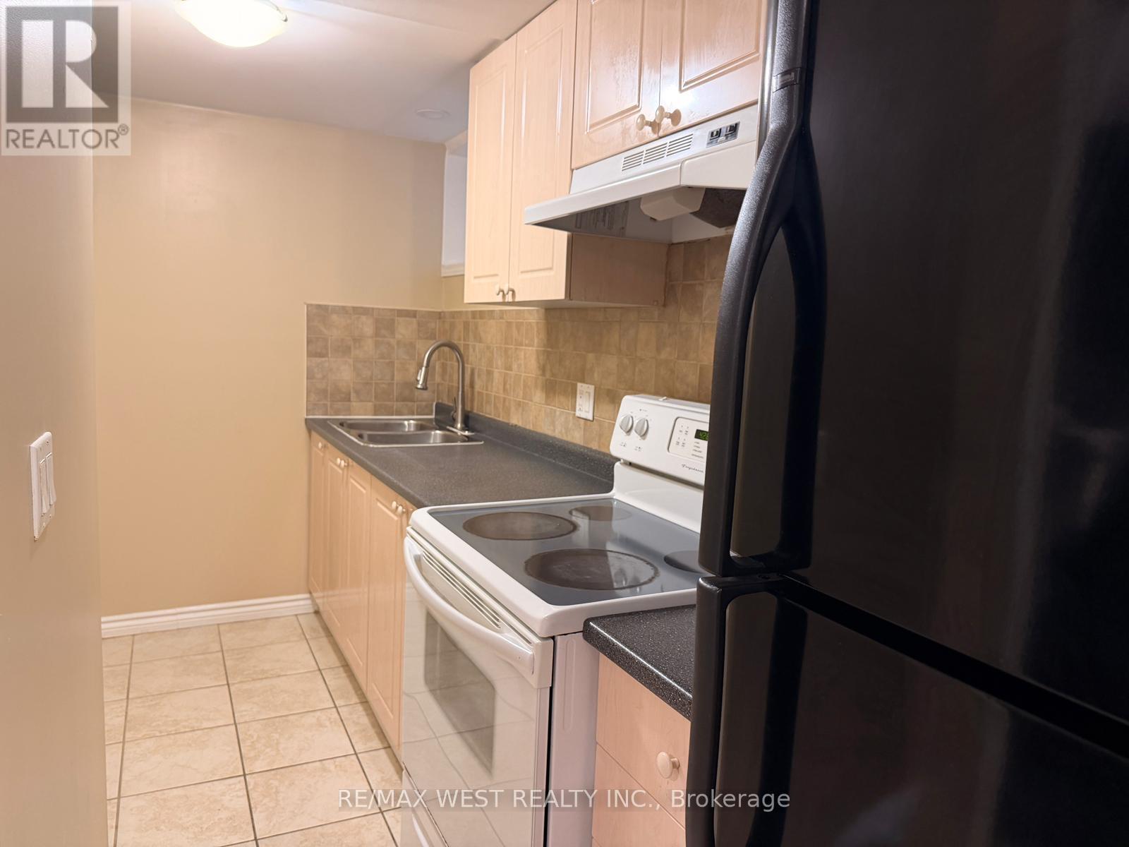 Basement - 6409 Torre Drive, Mississauga, Ontario  L5V 2S5 - Photo 9 - W13099992