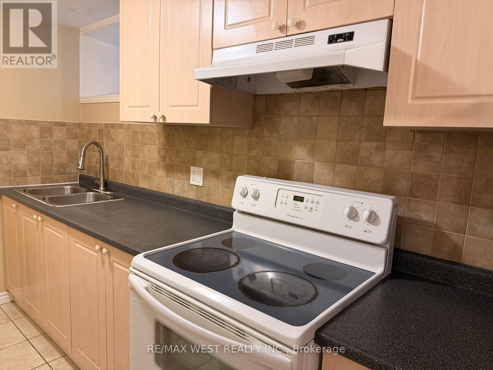 Basement - 6409 Torre Drive, Mississauga, Ontario  L5V 2S5 - Photo 10 - W13099992