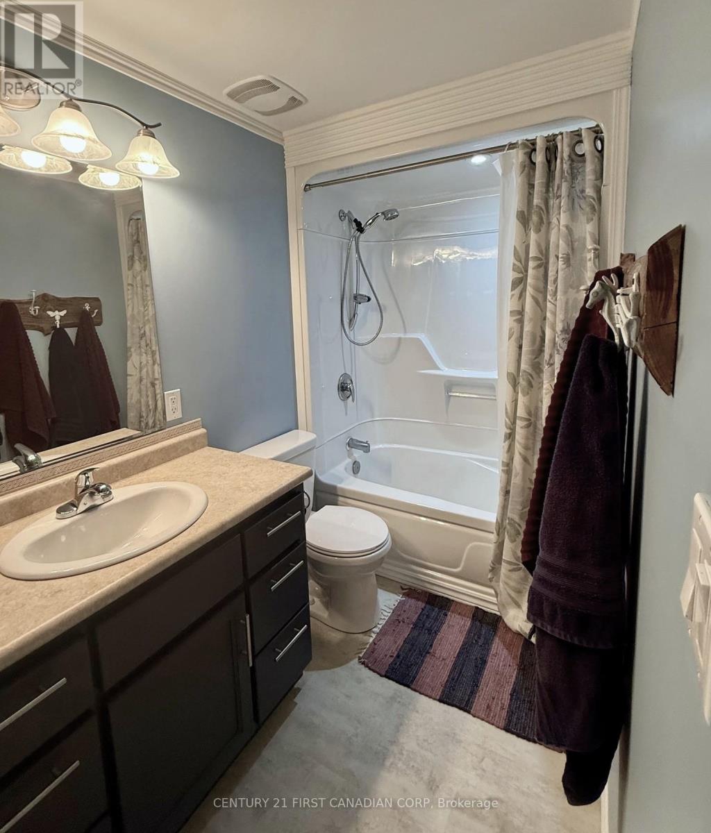 29 Maple Grove Court, South Huron, Ontario  N0M 1T0 - Photo 26 - X13246246