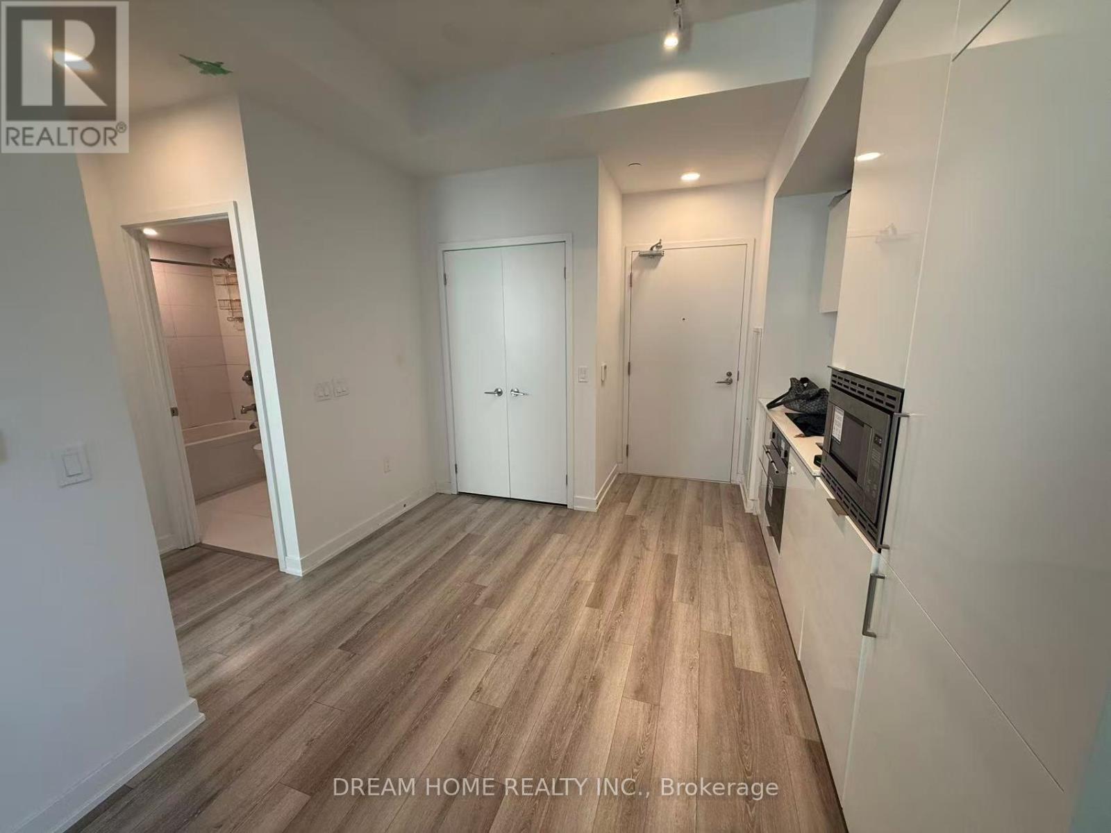 702 - 238 Simcoe Street, Toronto, Ontario  M5T 0E2 - Photo 3 - C13246166