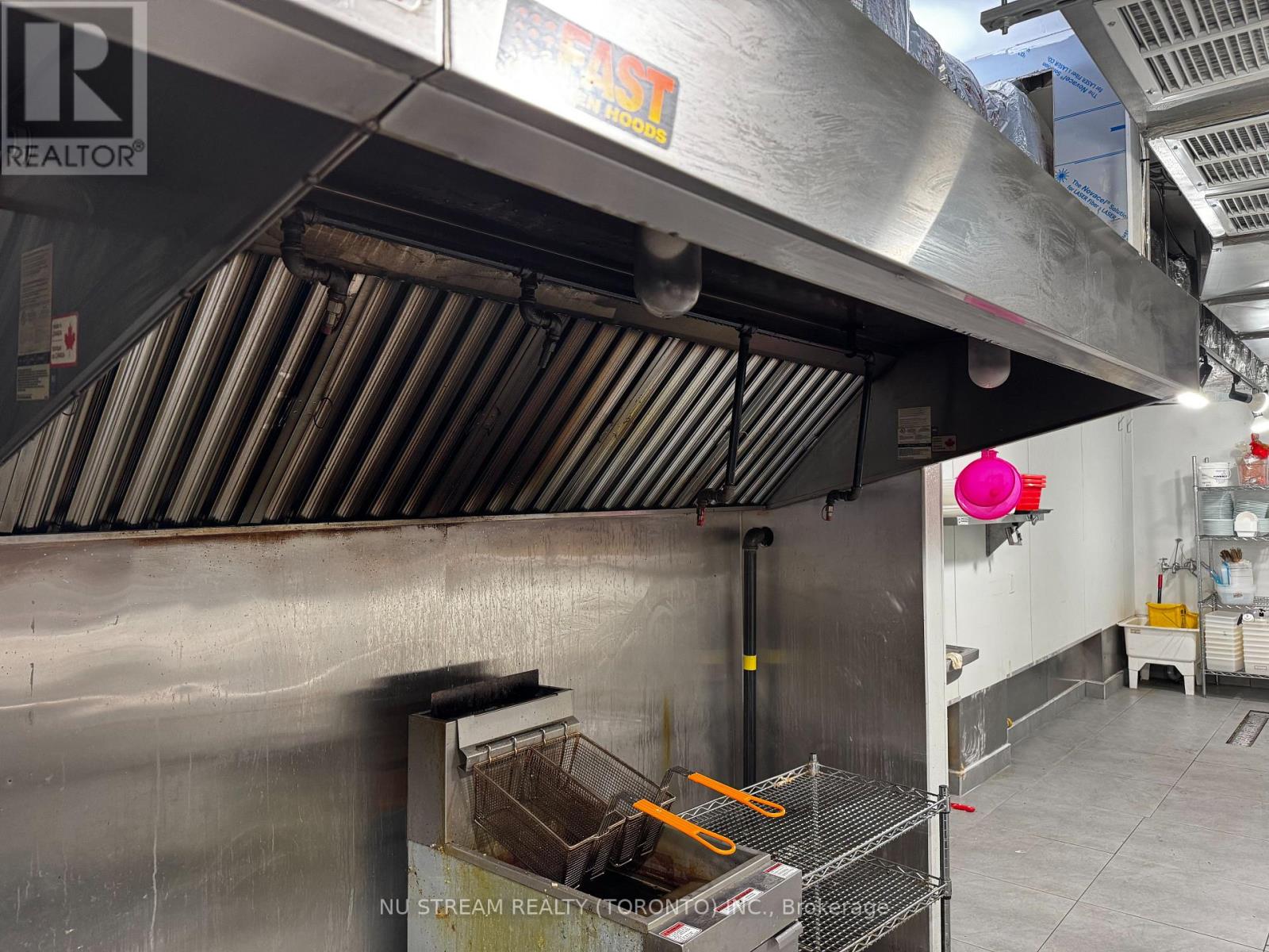 515 Bloor Street W, Toronto, Ontario  M5S 1Y4 - Photo 12 - C13246222