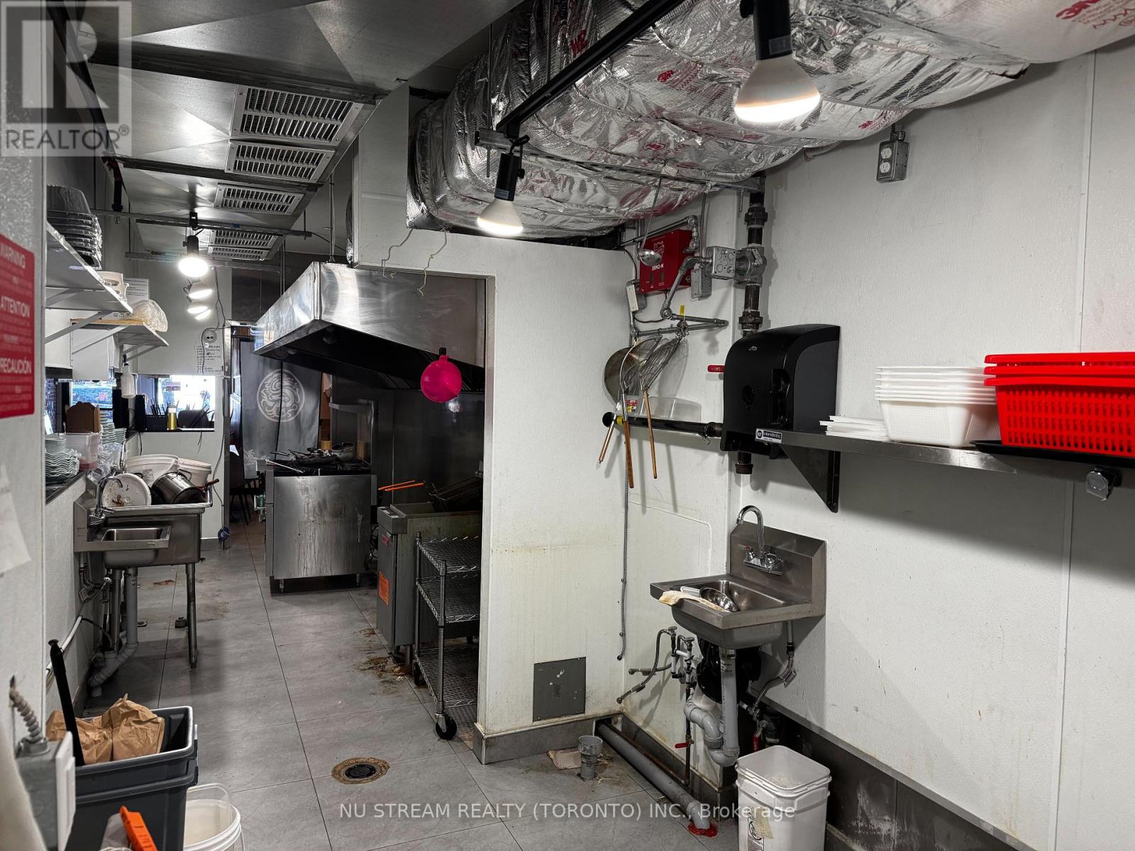 515 Bloor Street W, Toronto, Ontario  M5S 1Y4 - Photo 15 - C13246222
