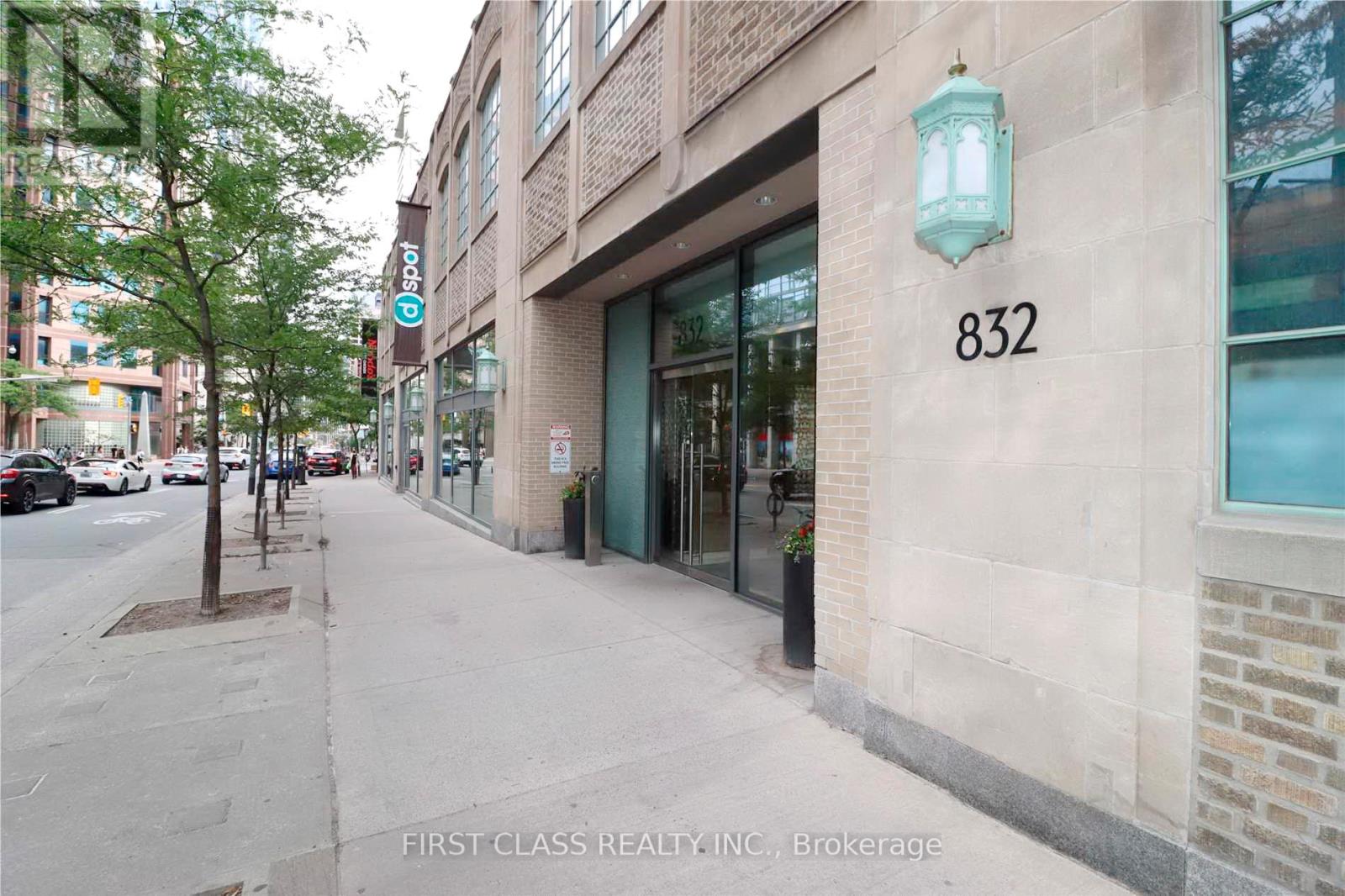 505 - 832 Bay Street, Toronto, Ontario  M5S 1Z6 - Photo 2 - C13246328