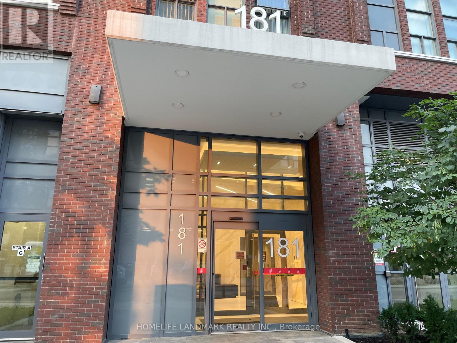1302 - 181 Huron Street, Toronto, Ontario  M5T 0C1 - Photo 2 - C13246332