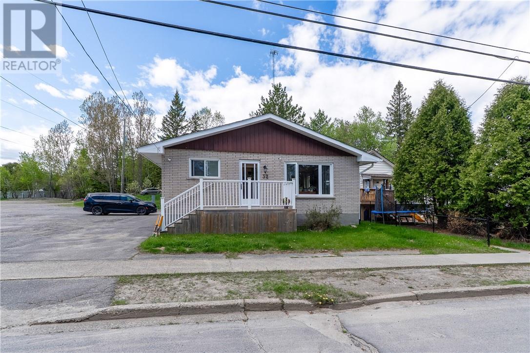 32 Edward Avenue, Coniston, Ontario