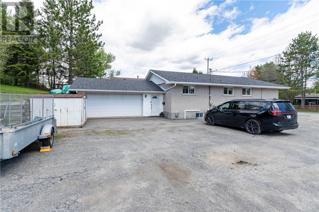 32 Edward Avenue, Coniston, Ontario  P0M 1M0 - Photo 4 - 2128004