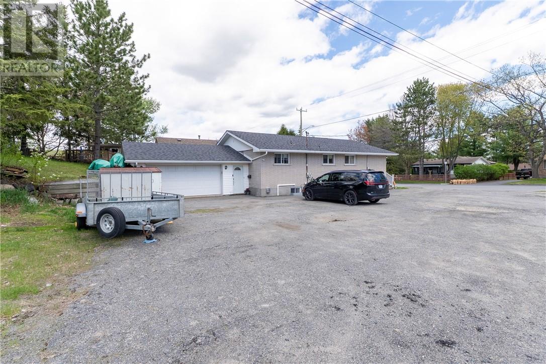 32 Edward Avenue, Coniston, Ontario   - Photo 5 - 2128003