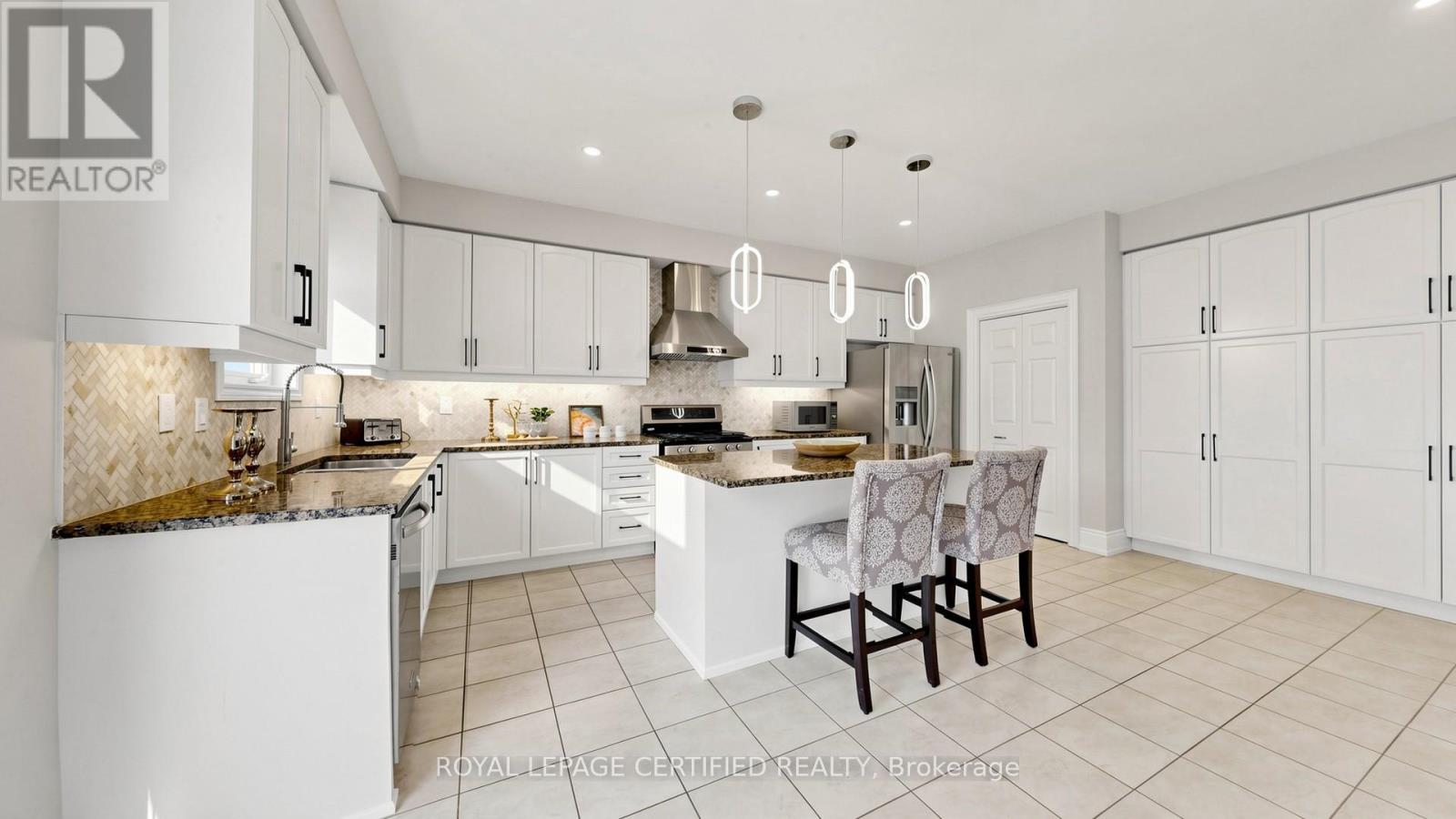 4 Mawby Street, Ajax, Ontario  L1T 0J9 - Photo 11 - E13246182