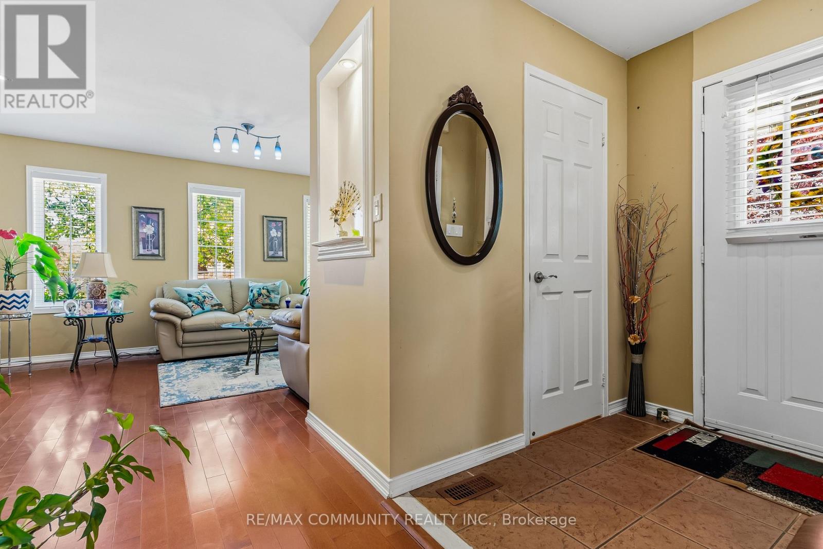 86 Armitage Crescent, Ajax, Ontario  L1T 4K9 - Photo 5 - E13246262
