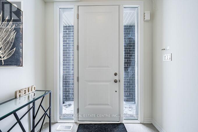 553 Ted Marks Drive, Oshawa, Ontario  L1L 0X3 - Photo 4 - E13246278