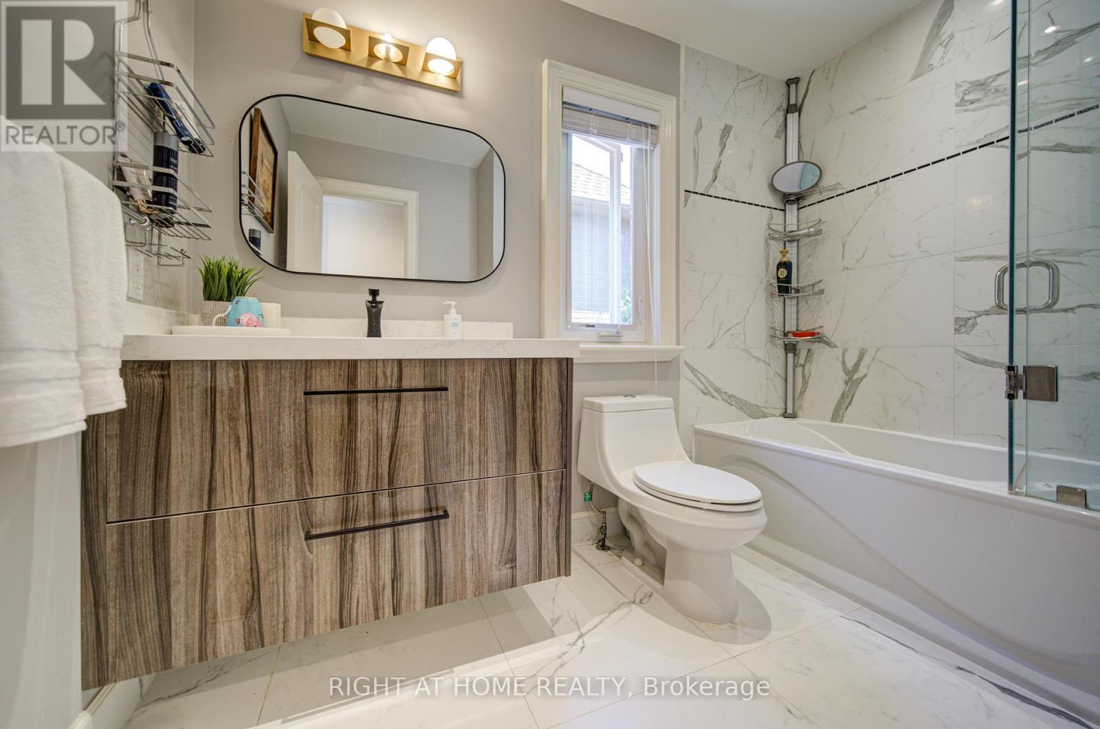 99 Naughton Drive, Richmond Hill, Ontario  L4C 8B3 - Photo 27 - N13246228