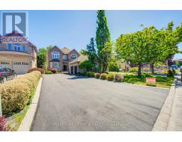 99 NAUGHTON DRIVE, Richmond Hill, Ontario
