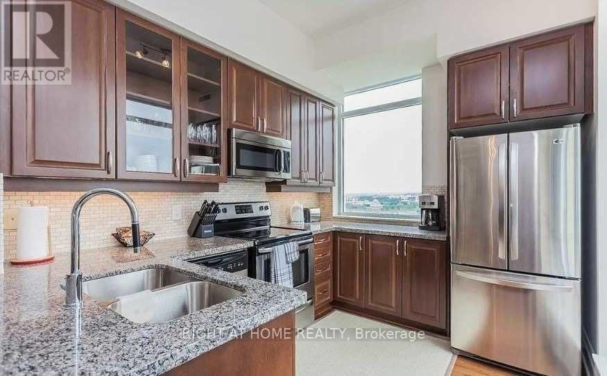 Ph03 - 151 Upper Duke Crescent, Markham, Ontario  L6G 0E1 - Photo 4 - N13246296