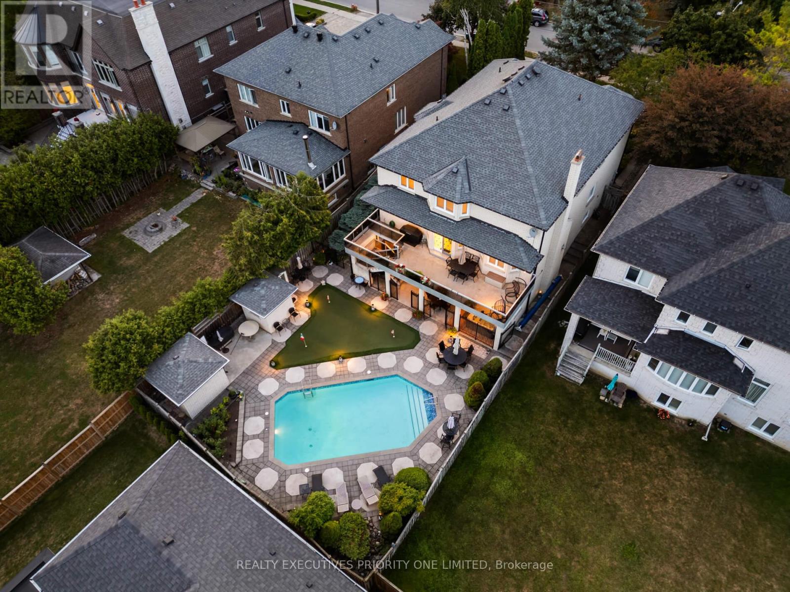 67 Stockdale Crescent, Richmond Hill, Ontario  L4C 3T1 - Photo 4 - N13246306