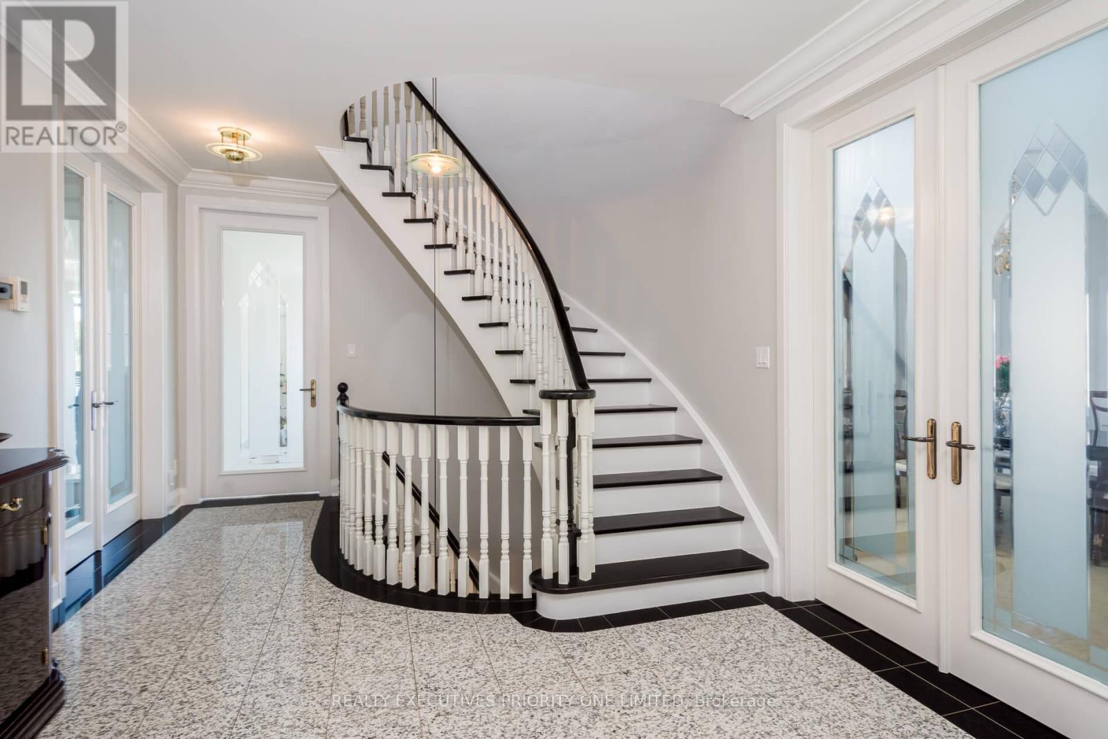 67 Stockdale Crescent, Richmond Hill, Ontario  L4C 3T1 - Photo 7 - N13246306